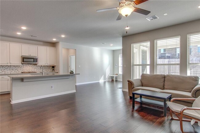 Building Photo - 2920 Coral Valley Dr