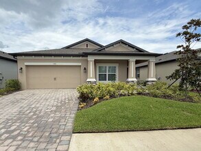 Building Photo - Charming 3-Bed Oasis with 2 Full Baths in ...