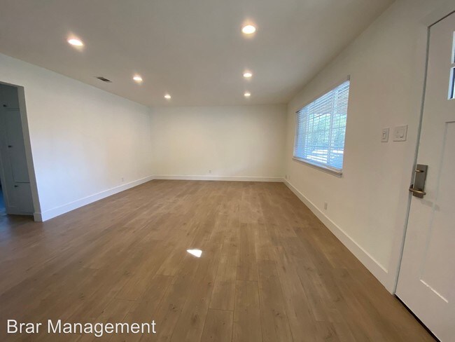 Building Photo - 1824 S Cirby Way