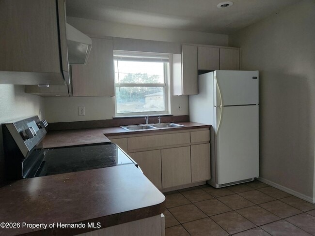 Building Photo - 10423 Chalmer St