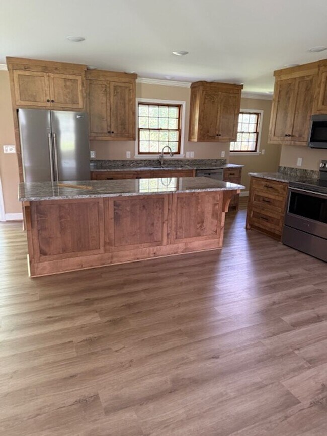 Building Photo - GORGEOUS RENOVATED HOME