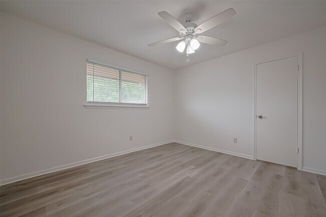 Building Photo - 10110 Margate Dr
