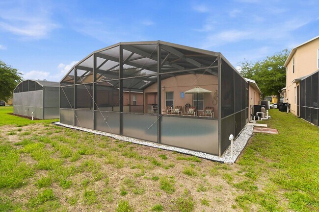 Building Photo - Single Family Home in Davenport now Available For Rent!