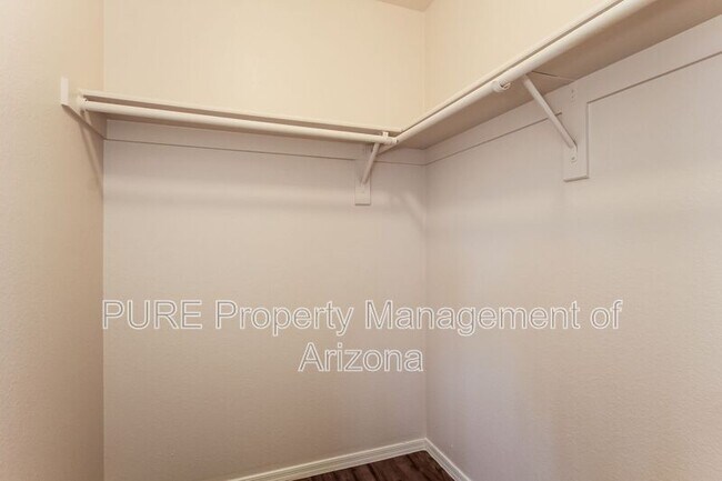 Building Photo - 3526 W Questa Dr