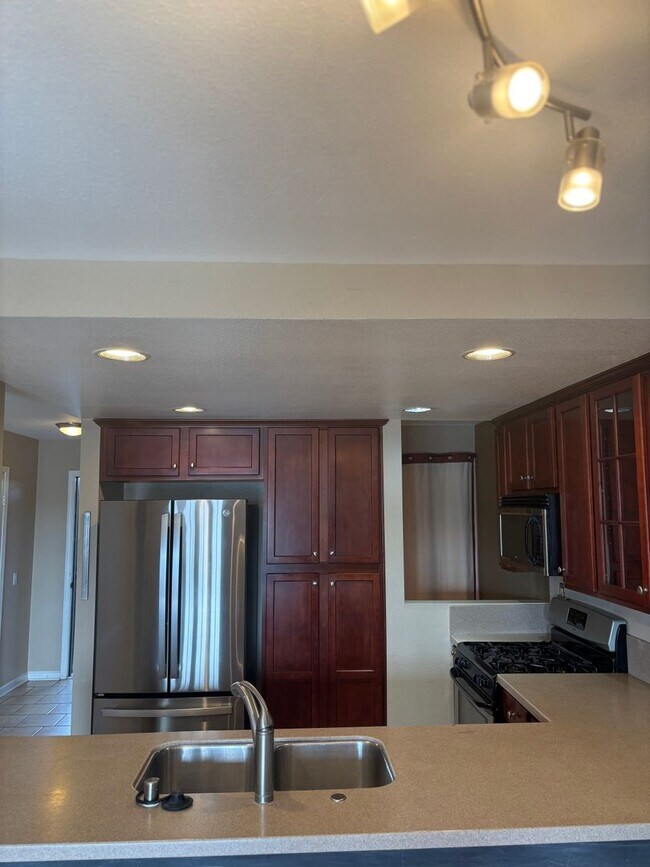 Building Photo - All Upgraded Townhome In Cherokee Canyon Gated Complex