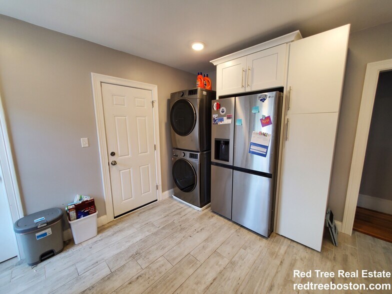 Building Photo - 7 Elmira St