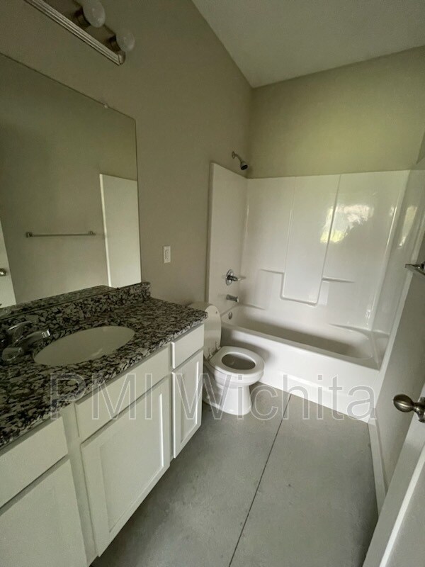 Building Photo - 8111 E 34th Ct S