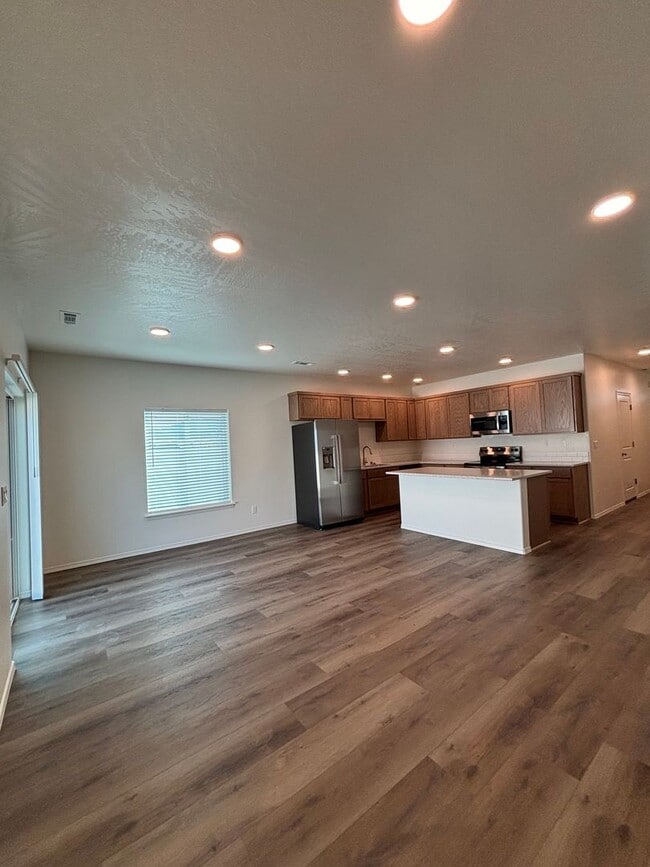 Building Photo - Brand New Corner Townhome!