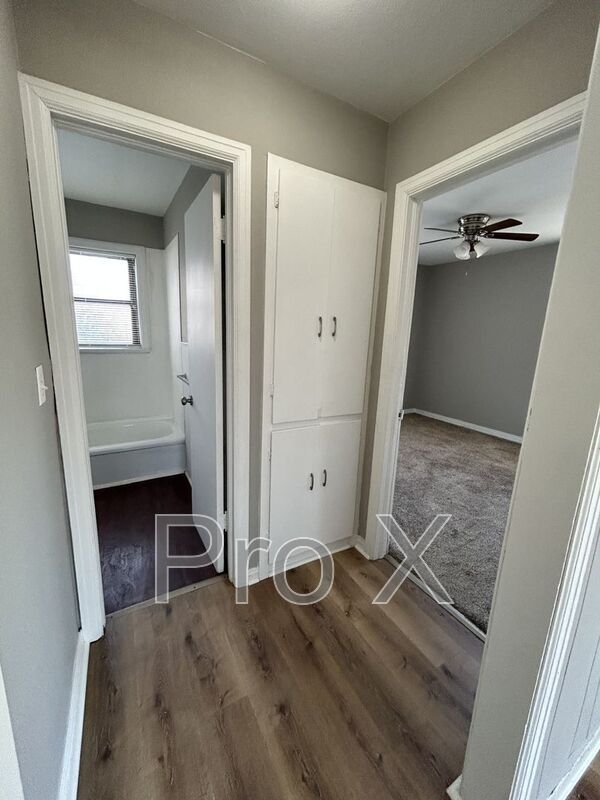 Building Photo - 126 E 13th St