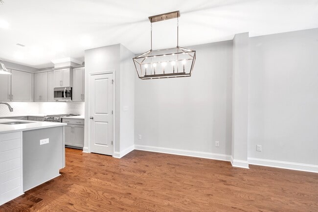 Building Photo - 526 Morrows Turnout Way