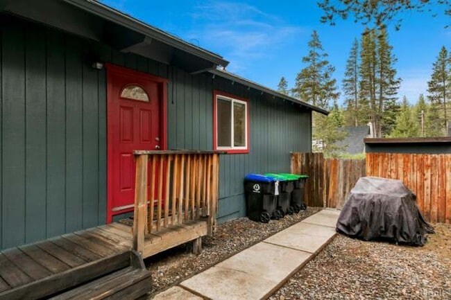 Building Photo - 1617 Cree St