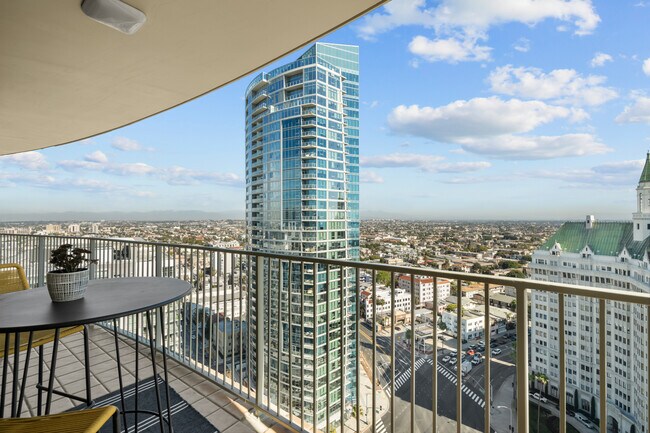 Building Photo - 700 E Ocean Blvd