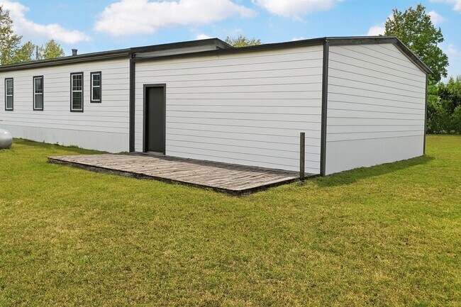 Building Photo - 17319 Wells Dr