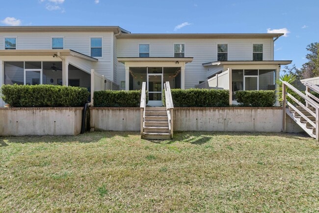 Building Photo - 807 Mariners Cir