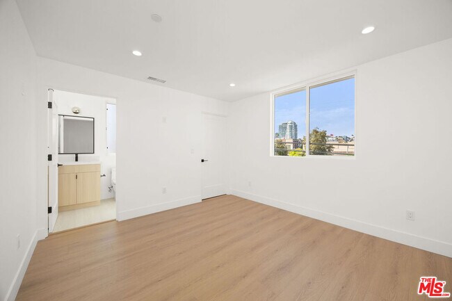 Building Photo - 6241 Banner Ave