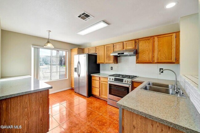 Building Photo - 2611 Redington St