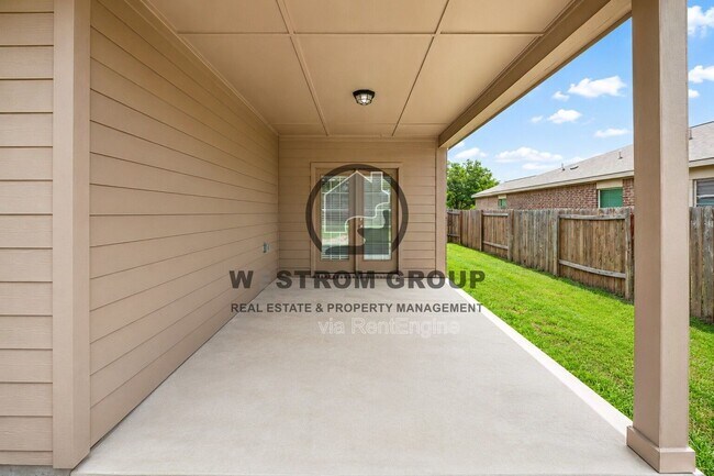 Building Photo - 12645 Forest Lawn Rd