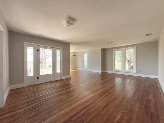 Building Photo - 267 Bodemann Ln