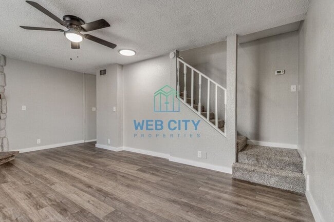 Building Photo - 245 Alexandria St