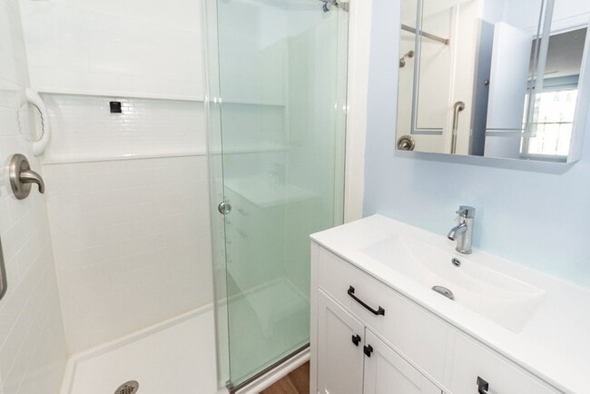 Building Photo - 1 Bedroom, 1 Bathroom Condo in Downtown Charleston - Charleston