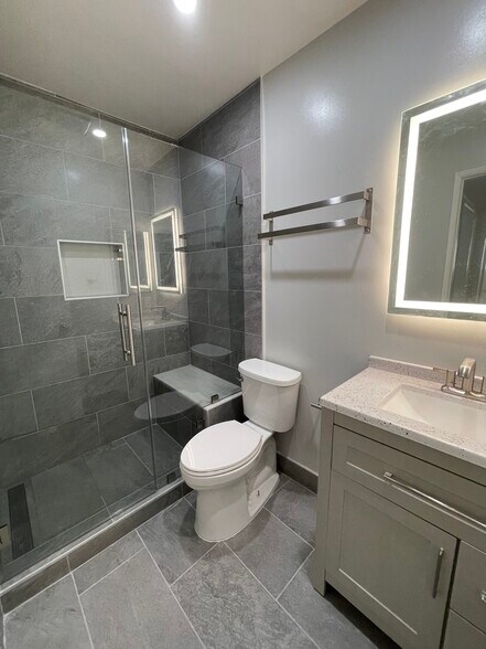 Building Photo - 700 Westmount Dr