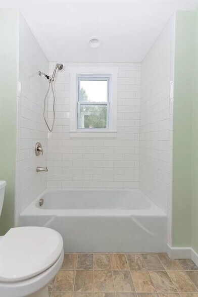 Building Photo - 1153 S Country Club Dr