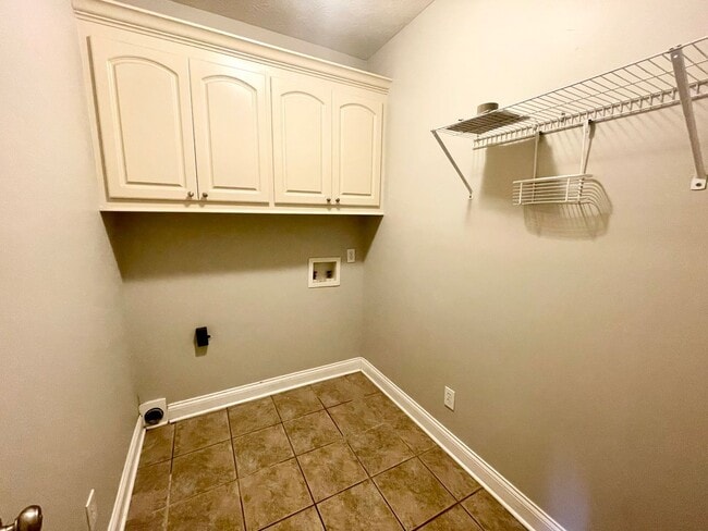 Building Photo - 3 bed/2 bath for rent in Germantown School...
