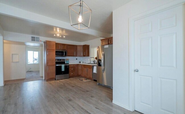 Building Photo - Remodeled 3 bed 2 bath home in Coolidge!