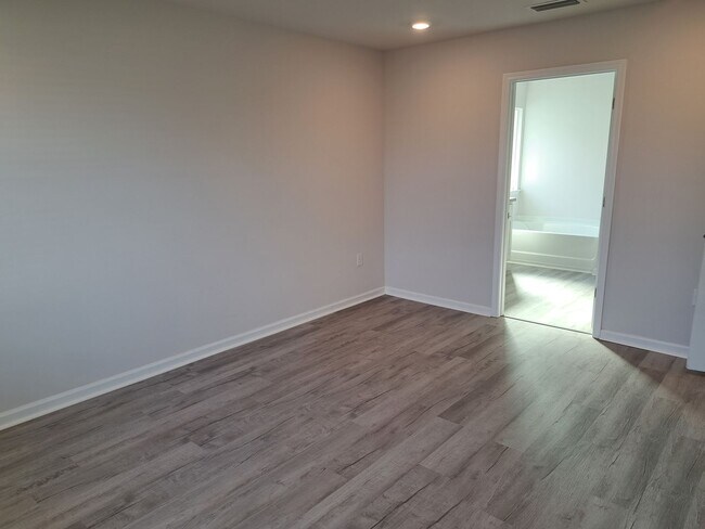 Building Photo - 6541 Slabinski Ln