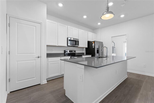 Building Photo - 15633 Water Spring Blvd