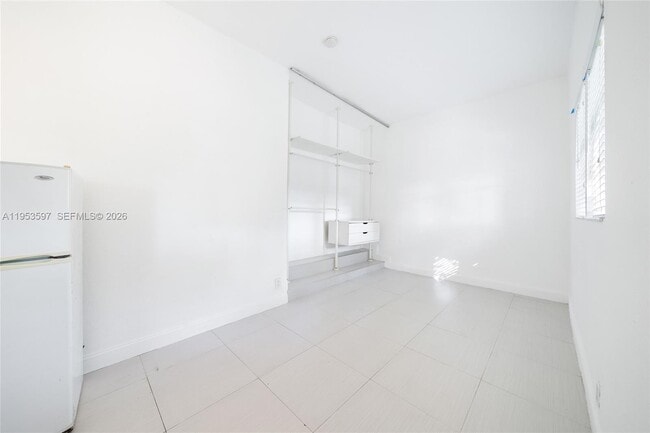 Building Photo - 3262 Elizabeth St