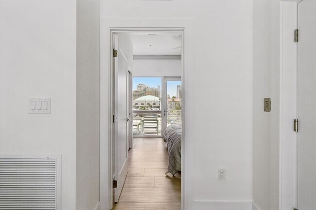 Building Photo - 1343 4th St