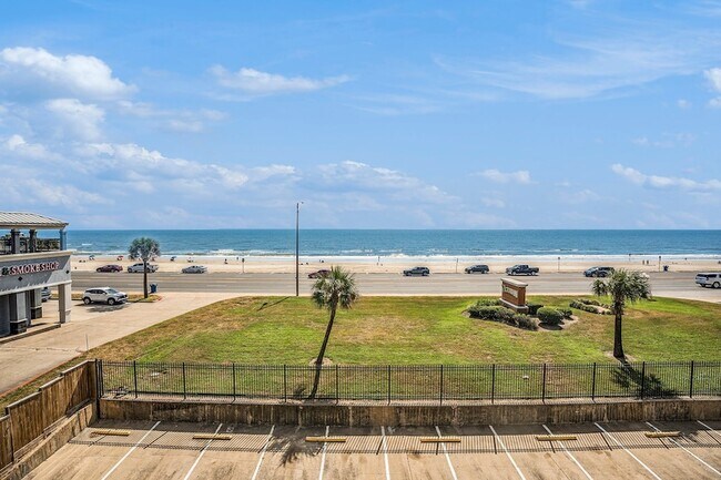 Building Photo - 6300 Seawall Blvd