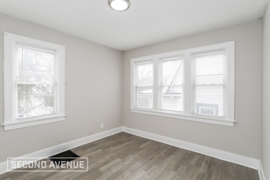 Building Photo - 922 Wells St