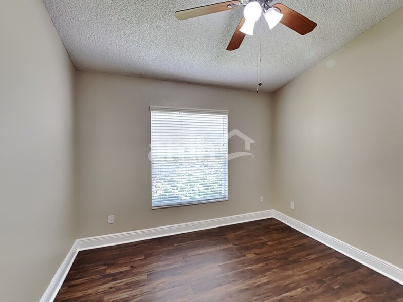 Building Photo - 3588 Foxcroft Cir