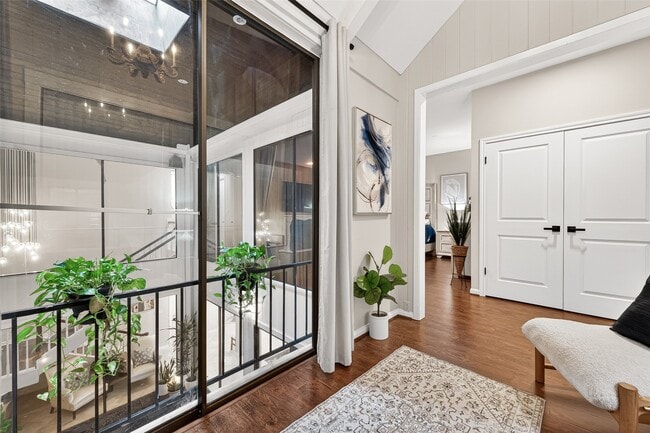 Building Photo - 3 River Hollow Ln