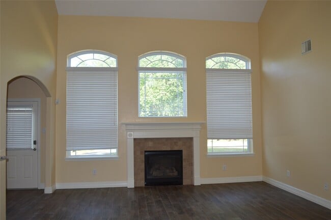 Building Photo - 6210 Marble Hollow Ln