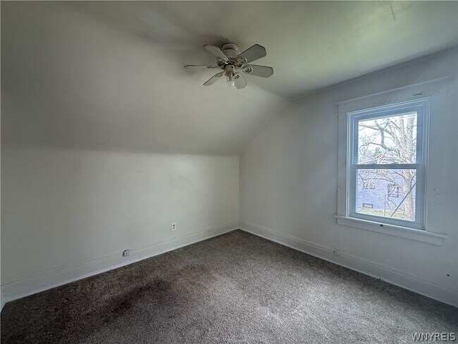 Building Photo - 216 Newburgh Ave