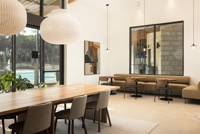 Building Photo - 8350 US-290