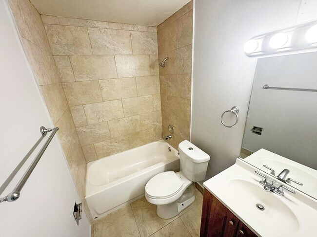 Building Photo - 4411 Treehouse Ln
