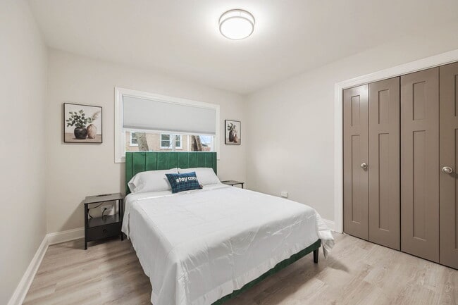 Building Photo - 10907 S Normandy Ave