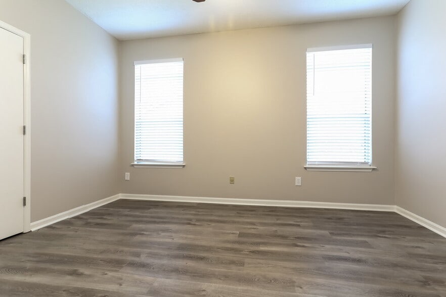 Building Photo - 4417 Princeton Terrace