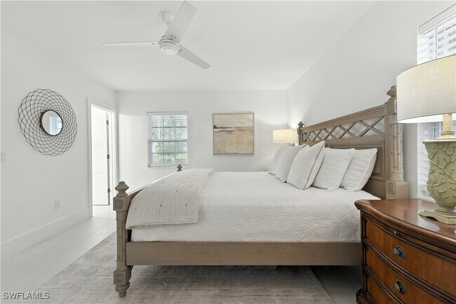 Building Photo - 3070 Gulf Shore Blvd N