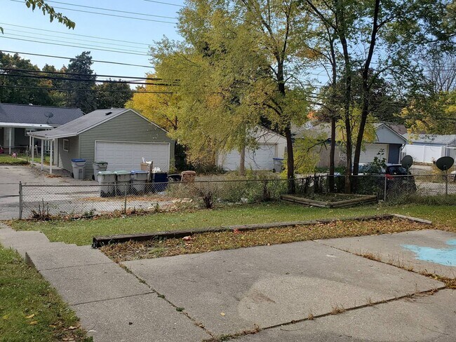 Building Photo - 8129 W Villard Ave