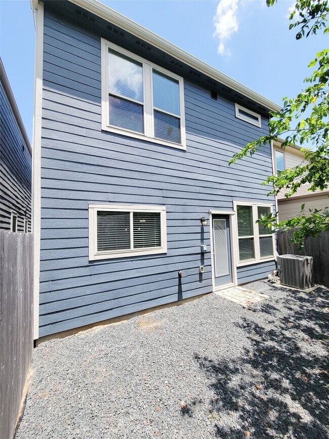 Building Photo - 10509 Harmon Smith Dr.