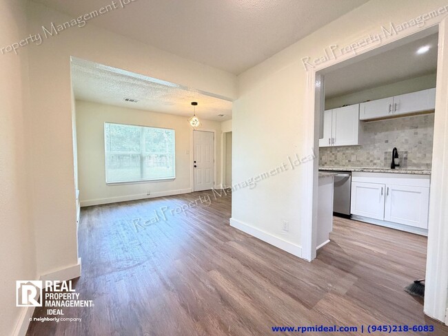 Building Photo - 2513 Southland St