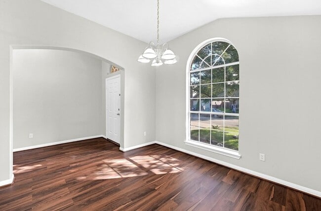 Building Photo - 4018 Floral Way Ct