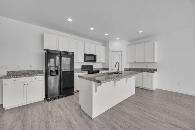 Building Photo - 3 Bedroom Townhome in Riverton!