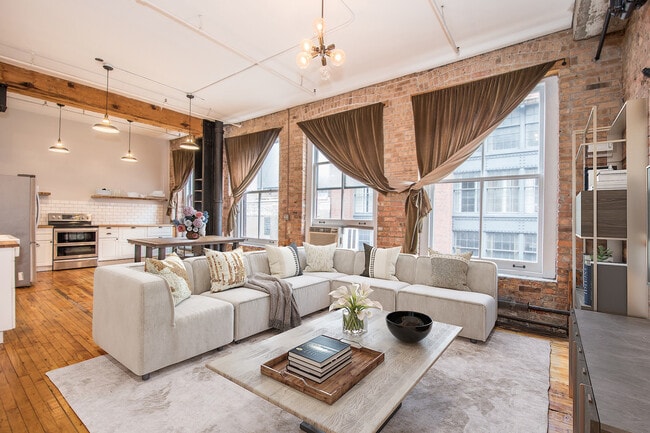 Building Photo - 711 S Dearborn St