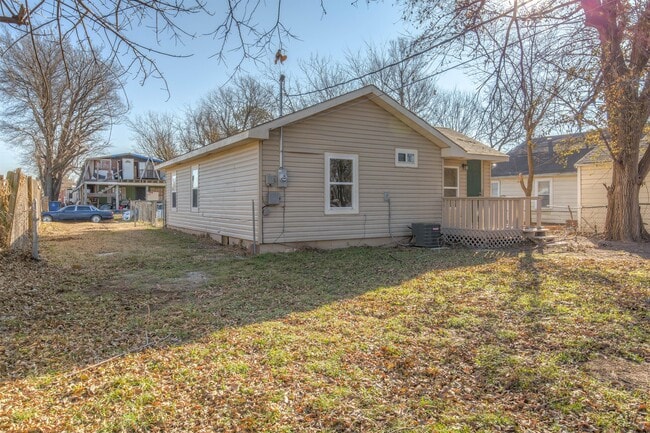Building Photo - 1170 N Birmingham Ave